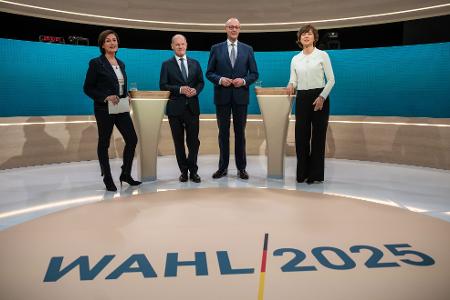 Nach einer Umfrage der Forschungsgruppe Wahlen hat Scholz das Duell ganz knapp gewonnen. 