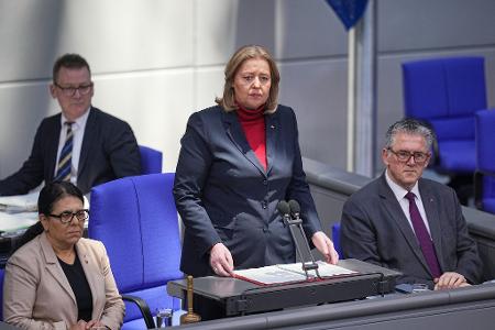 Bundestagspräsidentin Bas eröffnet letzte Sitzung des Bundestags