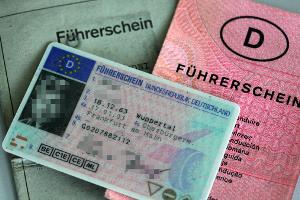 Bis ein digitaler Führerschein kommt, könnte es noch dauern (Archivbild). 