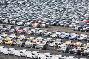 Der internationale Wettbewerbsdruck trifft insbesondere die deutsche Autobranche (Archivbild).