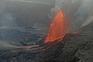  Der Vulkan Kilauea auf Hawaii spuckt erneut Lavafontänen.