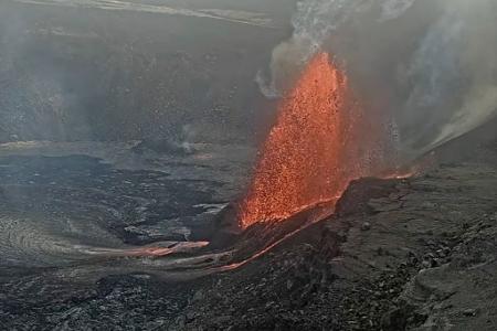  Der Vulkan Kilauea auf Hawaii spuckt erneut Lavafontänen.