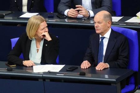 Kanzler Scholz und Innenministerin Faeser wollen illegale Einreisen erschweren. (Archivbild) Kanzler Scholz und Innenministerin Faeser wollen illegale Einreisen erschweren. (Archivbild)