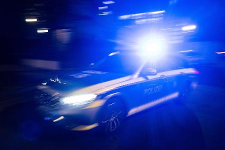 Nach dem Tod einer 37-Jährigen in Offenburg fahndet die Polizei nach einem Täter. (Foto-Illustration)