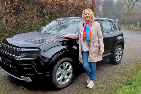 Elektrischer Jeep Avenger, Frau Peperkorn