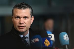 Nach Ansicht von Hegseth ist Trump der Einzige, Moskau und Kiew für einen Frieden zusammenbringen kann.