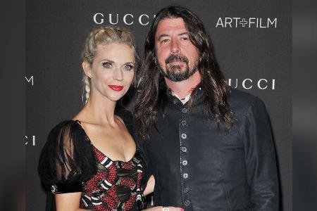 Nach Baby-Skandal: Dave Grohl und Ehefrau erstmals zusammen gesehen Nach Baby-Skandal: Dave Grohl und Ehefrau erstmals zusammen gesehen
