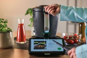 Der neue Thermomix TM7 soll ab April geliefert werden.