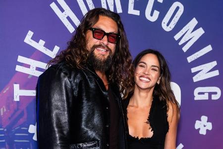 Jason Momoa und Adria Arjona: Pärchen-Debüt auf dem roten Teppich Jason Momoa und Adria Arjona: Pärchen-Debüt auf dem roten Teppich