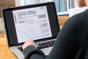 Drei Viertel der Firmen können in der Rechts- und Steuerberatung nicht genügend qualifiziertes Personal finden. (Illustration)