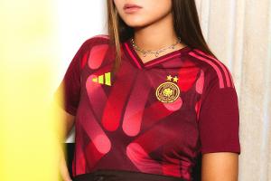 Rot- und Rosatöne: DFB-Frauen mit neuem EM-Trikot