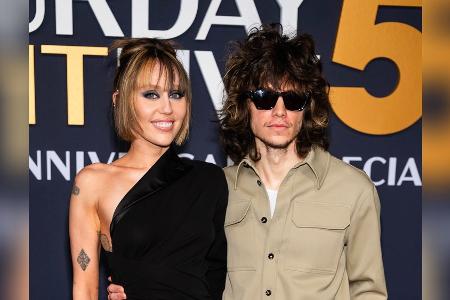 Miley Cyrus: Seltener Auftritt mit ihrem Freund Maxx Morando Miley Cyrus: Seltener Auftritt mit ihrem Freund Maxx Morando