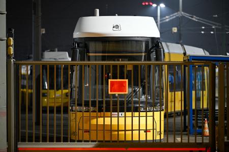 Erneut werden Trams, Busse und U-Bahnen im Depot bleiben. (Archivbild)