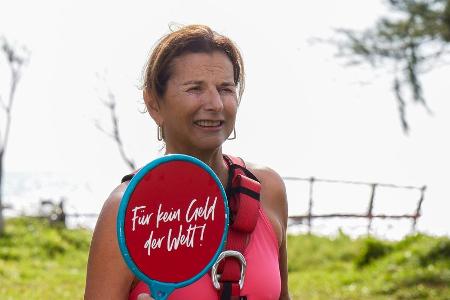 Kein Alkohol: Claudia Obert rastet bei Kein Alkohol: Claudia Obert rastet bei