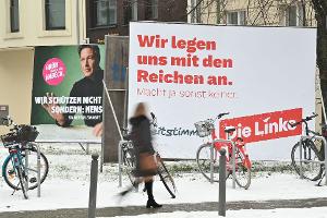 Die Linke steigt laut einer aktuellen Umfrage deutlich in der Wählergunst. (Archivbild)