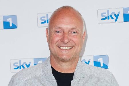 Überraschung in Live-Show: Sky verlängert mit Frank Buschmann Überraschung in Live-Show: Sky verlängert mit Frank Buschmann