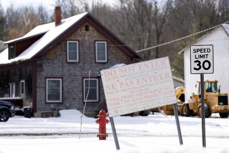 An der US-Grenze zu Kanada hat eine bizarre Kriminalgeschichte ihren Anfang gefunden - der eigentlich gar nicht der Anfang war. (Archivbild) An der US-Grenze zu Kanada hat eine bizarre Kriminalgeschichte ihren Anfang gefunden - der eigentlich gar nicht der Anfang war. (Archivbild)