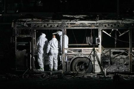 Israel geht nach der Explosion von Bussen von einem Terroranschlag aus. 