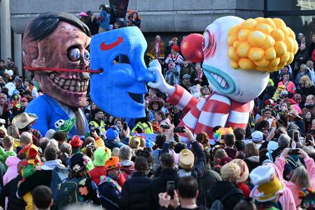 Die Bundestagswahlen finden wenige Tage vor dem Straßenkarneval - hier beim Rosenmontag in Düsseldorf - statt (Illustration) Die Bundestagswahlen finden wenige Tage vor dem Straßenkarneval - hier beim Rosenmontag in Düsseldorf - statt (Illustration)