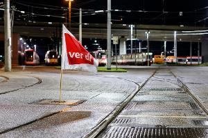 Warnstreiks legen Nahverkehr in Deutschland vielerorts lahm