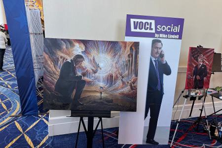 Donald Trump wird auf der CPAC als Held gefeiert. 