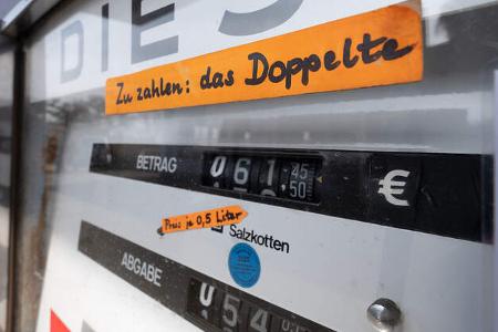 Brunner Tankstelle mit Halbliterpreisen Brunner Tankstelle mit Halbliterpreisen
