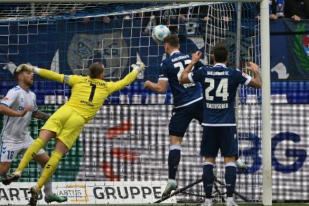 Niederlage beim KSC: Herber Dämpfer für Magdeburg Niederlage beim KSC: Herber Dämpfer für Magdeburg