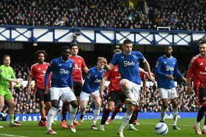 England: United erkämpft sich Punkt gegen die Krise