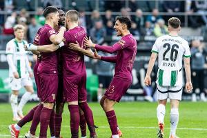 Hattrick von Claude-Maurice: Gladbach verliert in Unterzahl