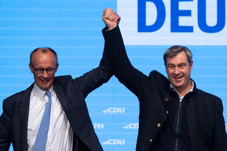 Die Umfragen sagen einen klaren Vorsprung für die Union bei der Bundestagswahl am Sonntag voraus - und eine Zitterpartie für kleine Parteien. Kanzlerkandidaten und Parteien kämpfen bis zuletzt. Die Umfragen sagen einen klaren Vorsprung für die Union bei der Bundestagswahl am Sonntag voraus - und eine Zitterpartie für kleine Parteien. Kanzlerkandidaten und Parteien kämpfen bis zuletzt.