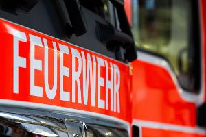 Dreijähriges Kind versehentlich in E-Auto eingesperrt