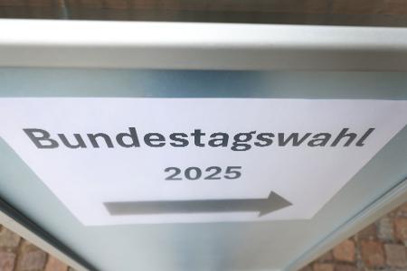 Die Wahllokale sind geschlossen. Nach der ersten Prognose ist die CSU in Bayern stärkste Kraft vor der AfD. Die Wahllokale sind geschlossen. Nach der ersten Prognose ist die CSU in Bayern stärkste Kraft vor der AfD.
