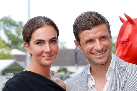 Thomas und Lisa Müller: Neue Doku beleuchtet Strapazen für ihre Ehe Thomas und Lisa Müller: Neue Doku beleuchtet Strapazen für ihre Ehe