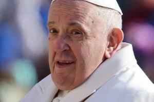 Vatikan lädt zum Rosenkranzgebet für erkrankten Papst ein