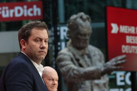 SPD und Union stehen vor schwierigen Verhandlungen. SPD und Union stehen vor schwierigen Verhandlungen.
