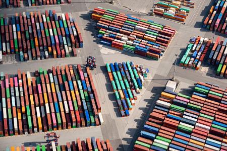 Schwache Exporte belasten die deutsche Wirtschaft zum Jahresende 2024
