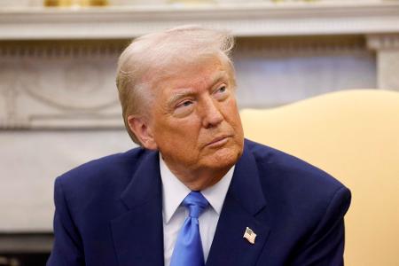 Trump hält an seinen Umsiedlungsplänen für den Gazastreifen fest und präsentiert seine Vision in einem KI-Video.