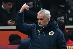 Drogba und Essien verteidigen Mourinho