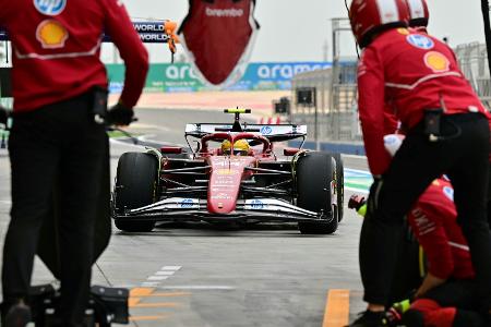 Erste Bestzeit im Ferrari: Hamilton macht Hoffnung Erste Bestzeit im Ferrari: Hamilton macht Hoffnung