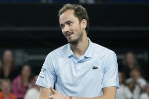 Tennis: Medwedew legt sich mit Schiedsrichter an und verliert