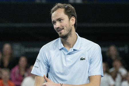 Tennis: Medwedew legt sich mit Schiedsrichter an und verliert Tennis: Medwedew legt sich mit Schiedsrichter an und verliert