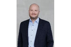 Der Betriebsratschef und stellvertretende Aufsichtsratsvorsitzende Sascha Uebel wehrt sich gegen eine Übernahme der Commerzbank