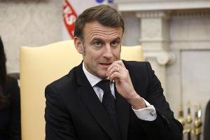 Präsident Macron hält vertrauliche Diskussionen zwischen Kiew und Washington für zielführender.