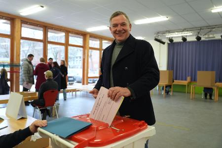 Jan van Aken spricht vom Comeback seiner Partei. 