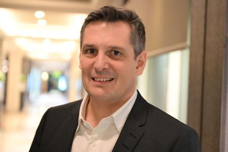 1&1-Mobilfunkchef Michael Martin sieht seine Firma beim Handynetz auf Kurs.
