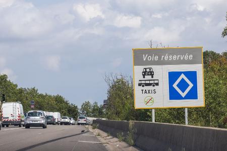 Wie nun in Paris gibt es eine sogenannte Umweltspur bereits in anderen französischen Städten - unter anderem in Straßburg. (Archivbild) Wie nun in Paris gibt es eine sogenannte Umweltspur bereits in anderen französischen Städten - unter anderem in Straßburg. (Archivbild)