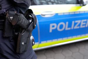 In Hamburg hat es Durchsuchungen bei Polizisten gegeben. (Illustration)