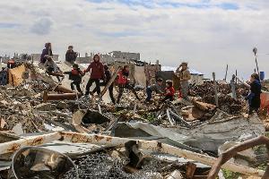 Besonders dramatisch ist die Lage im Gazastreifen für die vielen Kinder. (Archivbild)