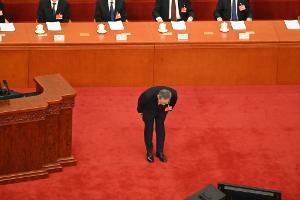 Ministerpräsident Li Qiang gab im Arbeitsbericht der Regierung ein Wachstumsziel von rund fünf Prozent bekannt. 