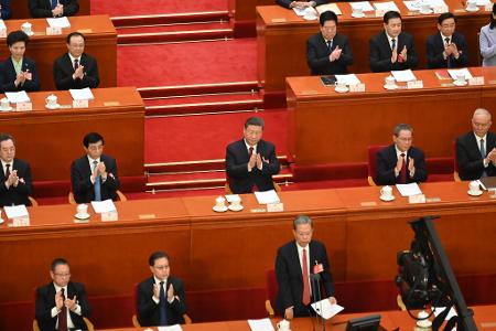Chinas Regierung unter Präsident Xi Jinping will mehr Geld in die Hand nehmen, um die Wirtschaft des Landes zu stützen. 